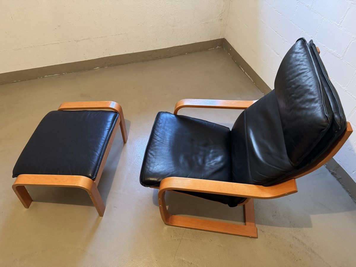 Ikea Poltrone: Poäng Sessel mit Fussteil in Leder – Usato da Tagelswangen venduto da A5P 2