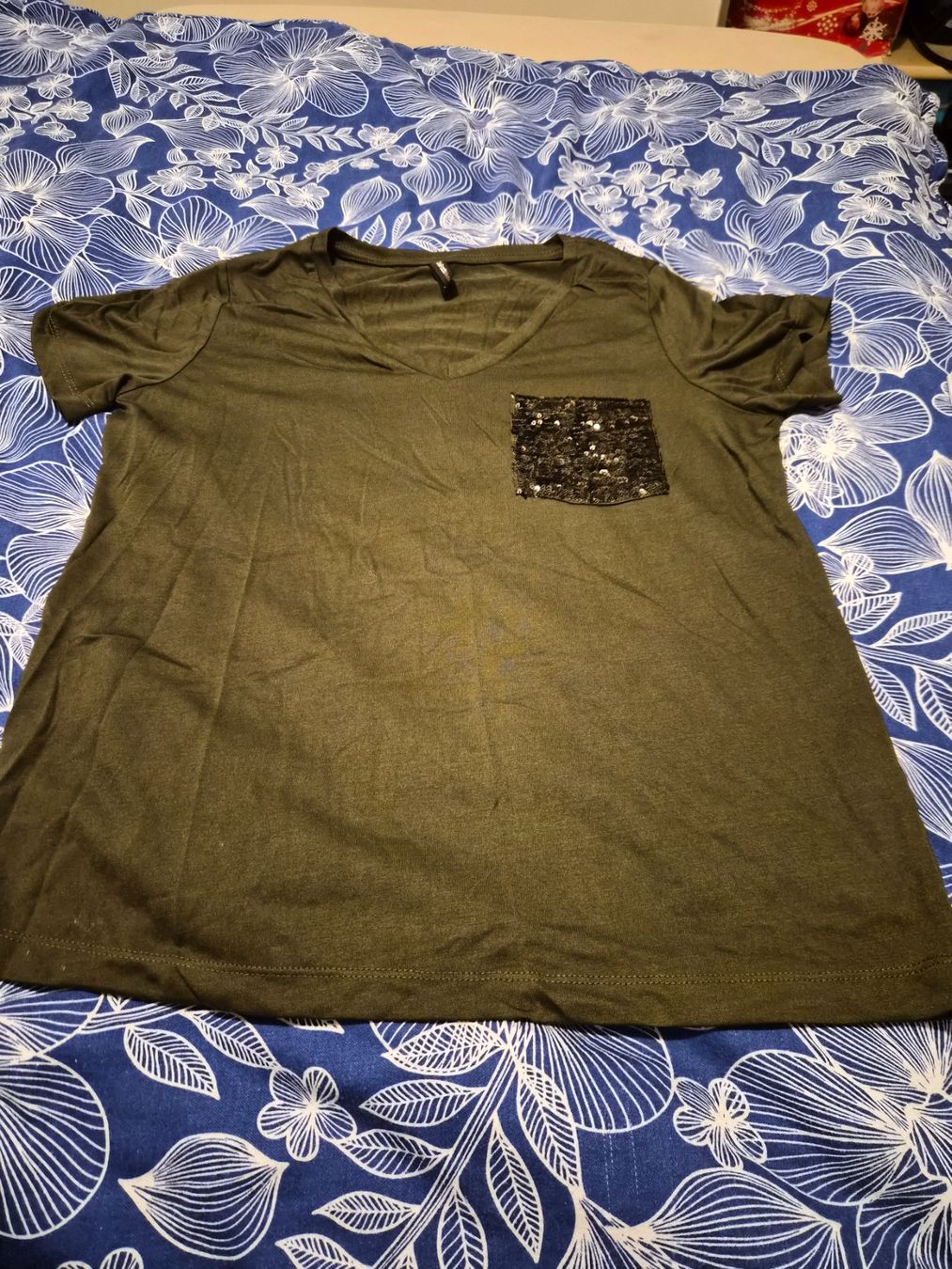 T-shirt: T-SHIRT  grs – Nuovo (secondo la descrizione) da Dietikon venduto da Eleda