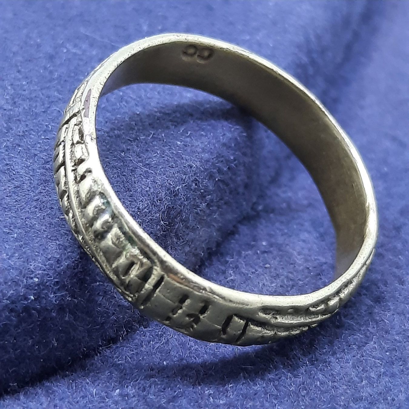 Ringe: Harmonischer Ring mit besonderem Design – Gebraucht aus Unterägeri von Altgoldschmuck 3