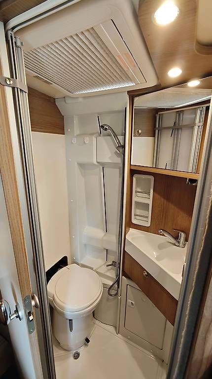 Veicoli da campeggio: Malibu Carthago Van Charming 640GT – Usato da Magglingen/Macolin venduto da cise 3