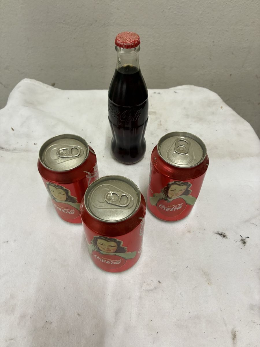 Coca-Cola Tutte le decorazioni: Cola Büchsen und Flasche – Nuovo (secondo la descrizione) da Zollikerberg venduto da succiklein