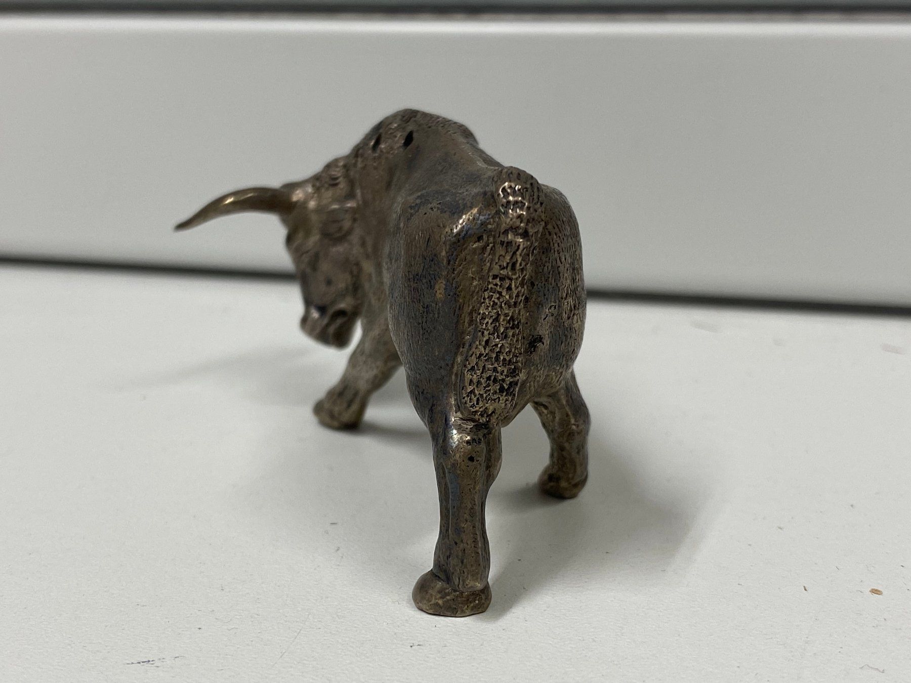 Statuette: Zahnstocherhalter Stier-Figur //i551 – Usato da Bern venduto da JMsoehne1987 2