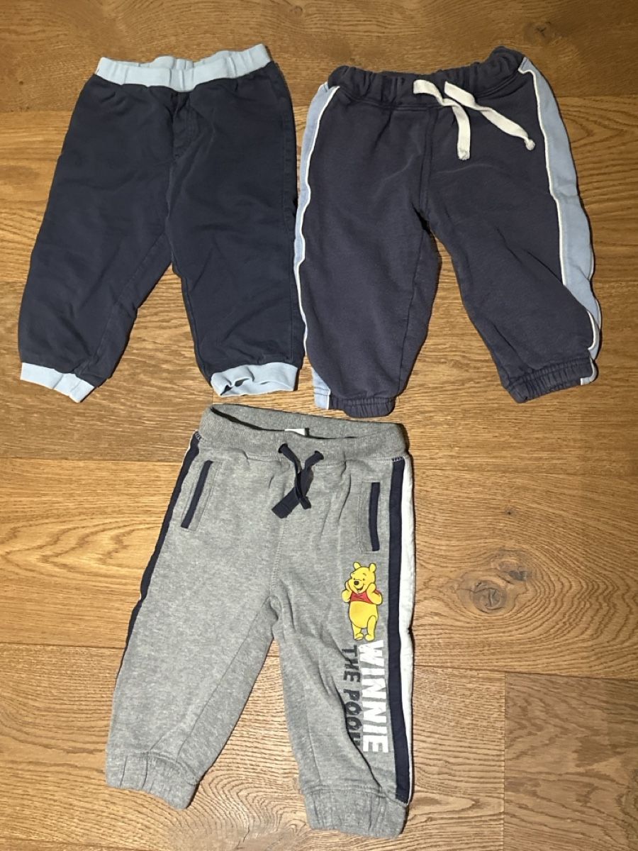 Pantaloni: Trainerhosen Gr.80 – Usato da Pratteln venduto da Nala78