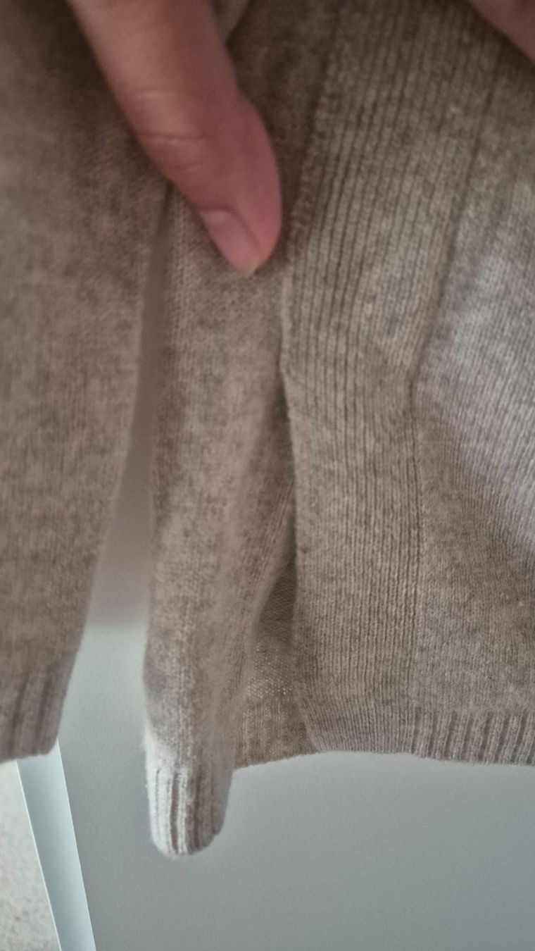 Maglioni & Felpe: Cashmere V-Neck Sweater beige – Nuovo (secondo la descrizione) da Allschwil venduto da lor_s7nz 2