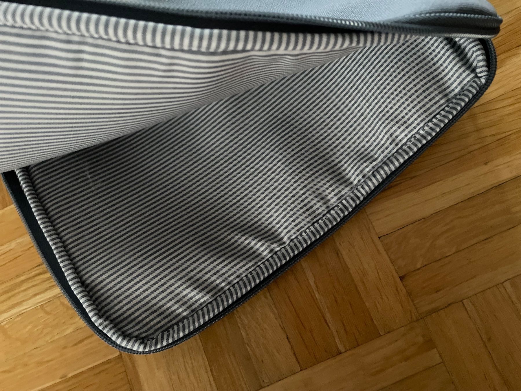 Astucci : iPad Hülle Case Tasche NP. 29.50 – Nuovo e nell'imballaggio originale da Rüfenacht BE venduto da lavok 4