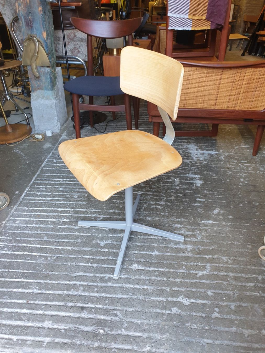 Embru Sedie: Atelier Stühle von Embru – Usato da rebstein venduto da spacy73 4
