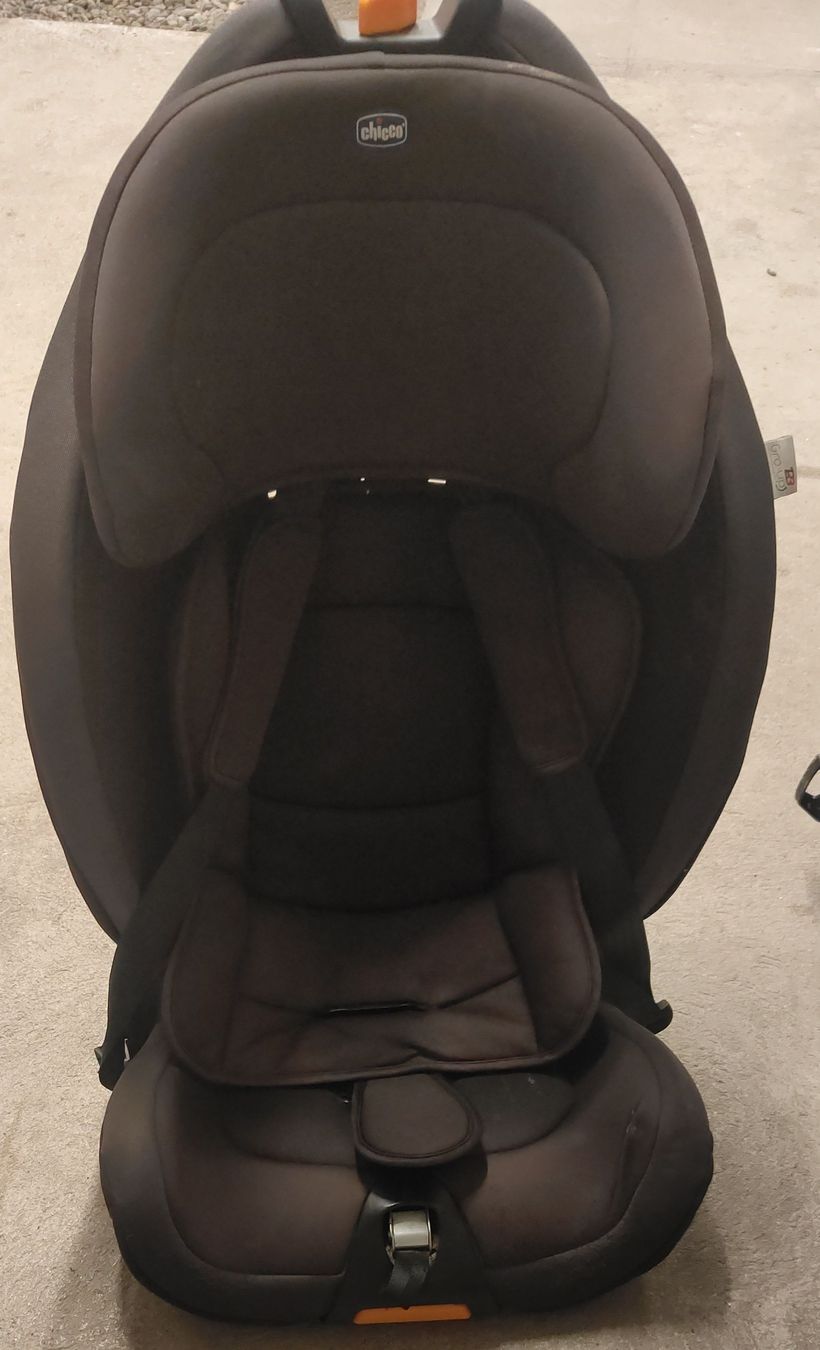 Chicco Auto-Kindersitze: Siège auto Chicco  – Gebraucht aus Biel/Bienne von Edi5Roli3
