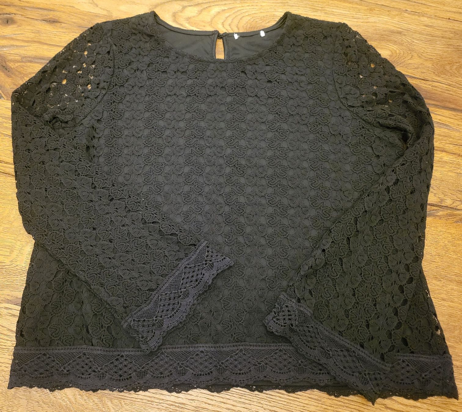 Blusen: Elegante, schwarze Bluse mit Spitze, neuwertig – Neu (gemäss Beschreibung) aus Basel von sci_67ms 2