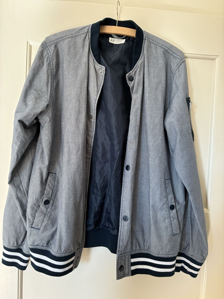 H&M Jacken & Mäntel: Bomberjacke / Collegejacke / Jeansjacke Gr. 170 – Gebraucht aus Biberist von wacholder