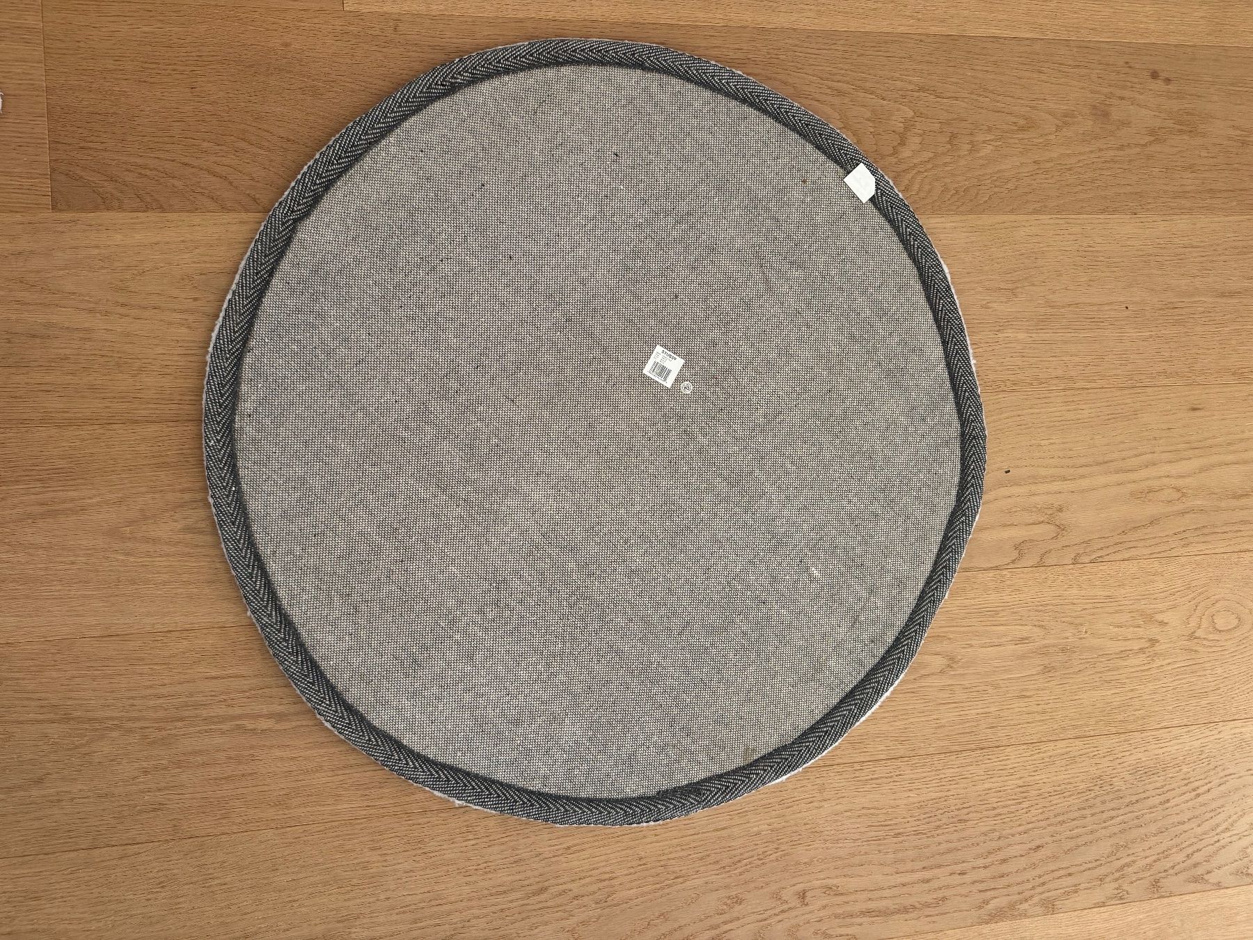 Teppiche: Stussy 8-Ball Teppich – Gebraucht aus Arlesheim von Chfi99 1