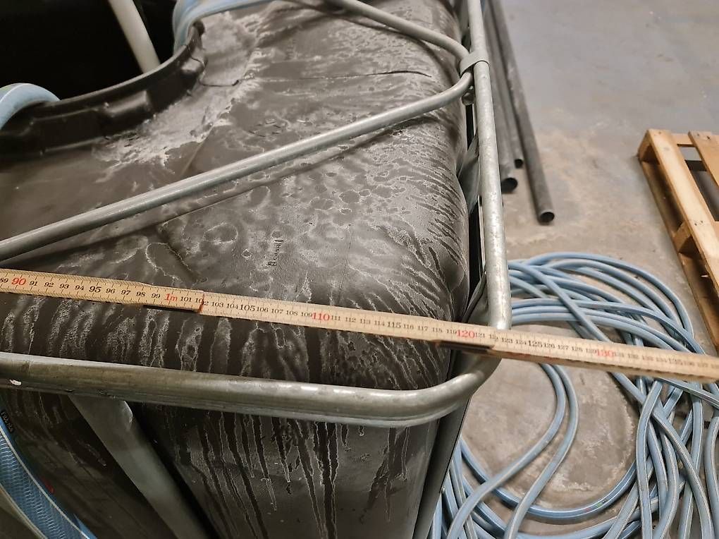 Tränken & Tröge: Wassertank 10 Stk , 1000 Liter – Gebraucht aus Stans von Benzen 3