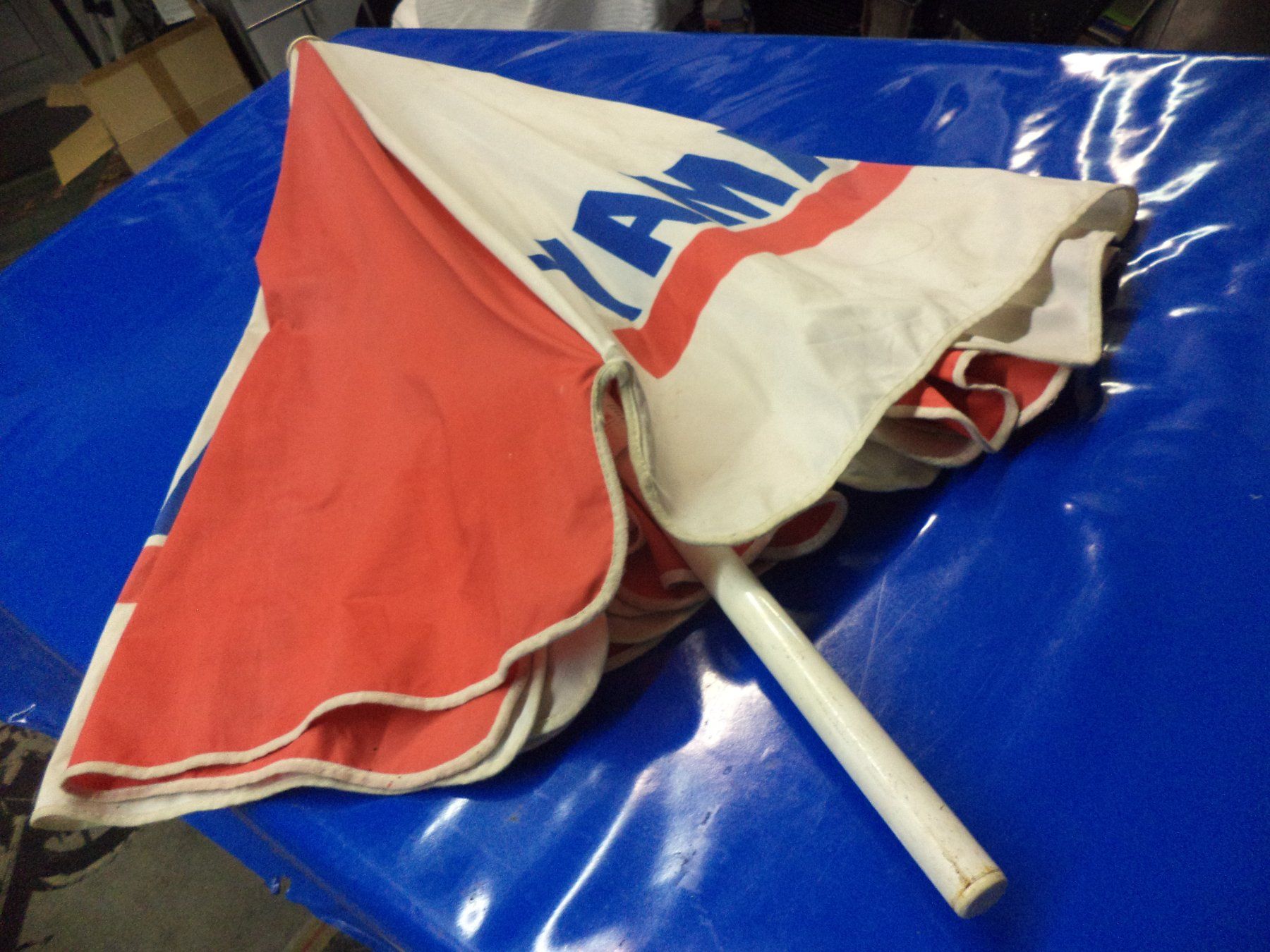 Ombrelloni: Vintage Yamaha Sonnenschirm – Usato da Oetwil am See venduto da Avenger07 2