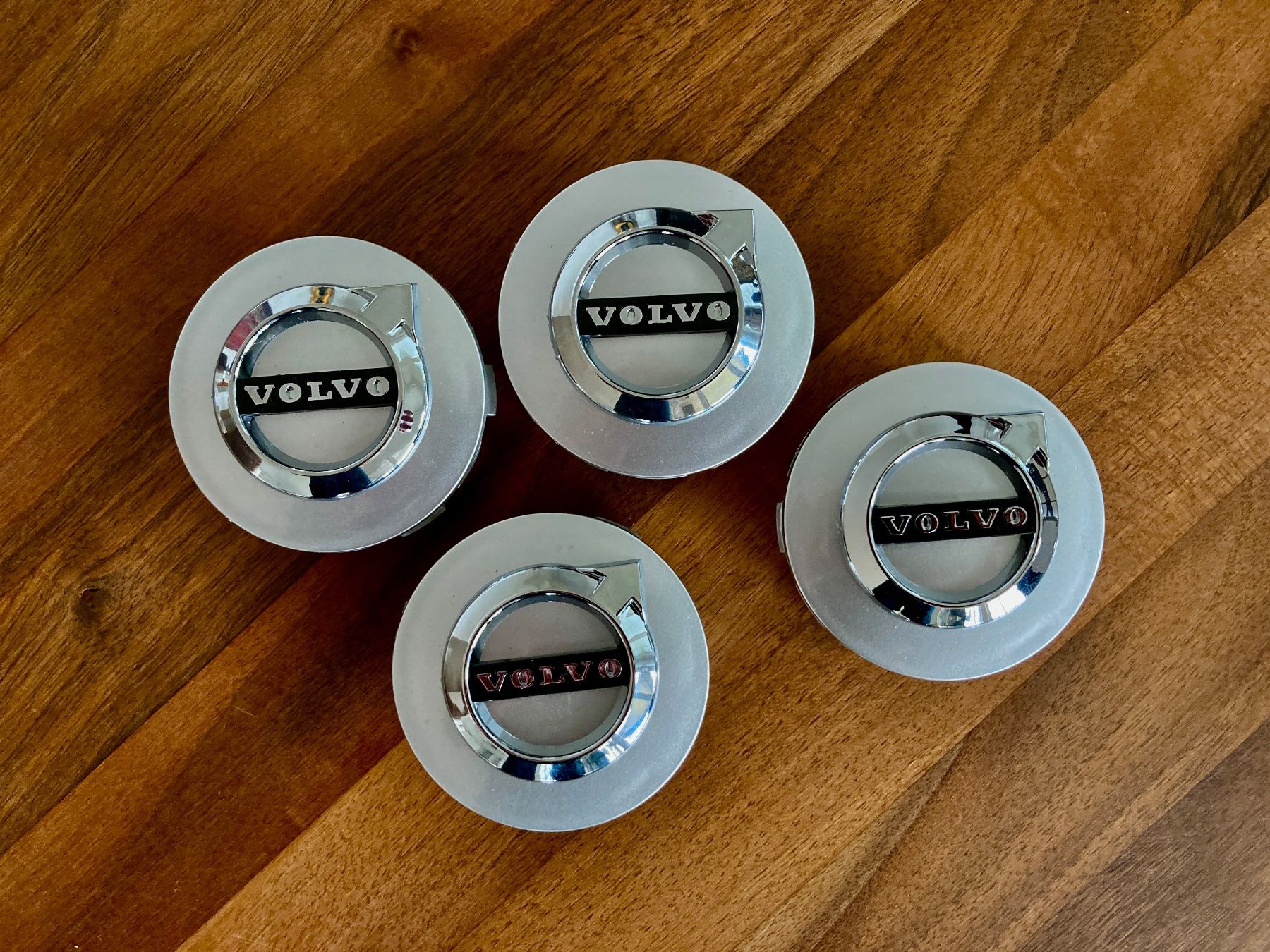 Volvo Alle Autoersatzteile: Volvo Nabendeckel - silber - ladenneu - ungebraucht – Neu (gemäss Beschreibung) aus Feusisberg von Aquasphere