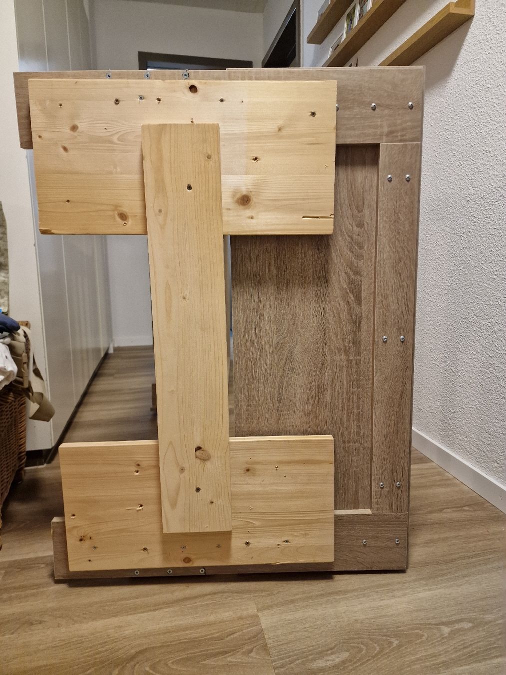 Letti: Gebrauchtes Einzelbett, Holzoptik 90x200cm – Usato da Seftigen venduto da bendzsy91 4
