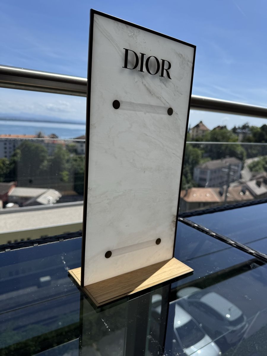 Tutte le decorazioni: Présentoir Dior neuf L – Nuovo (secondo la descrizione) da Neuchatel venduto da mar_9blm 1