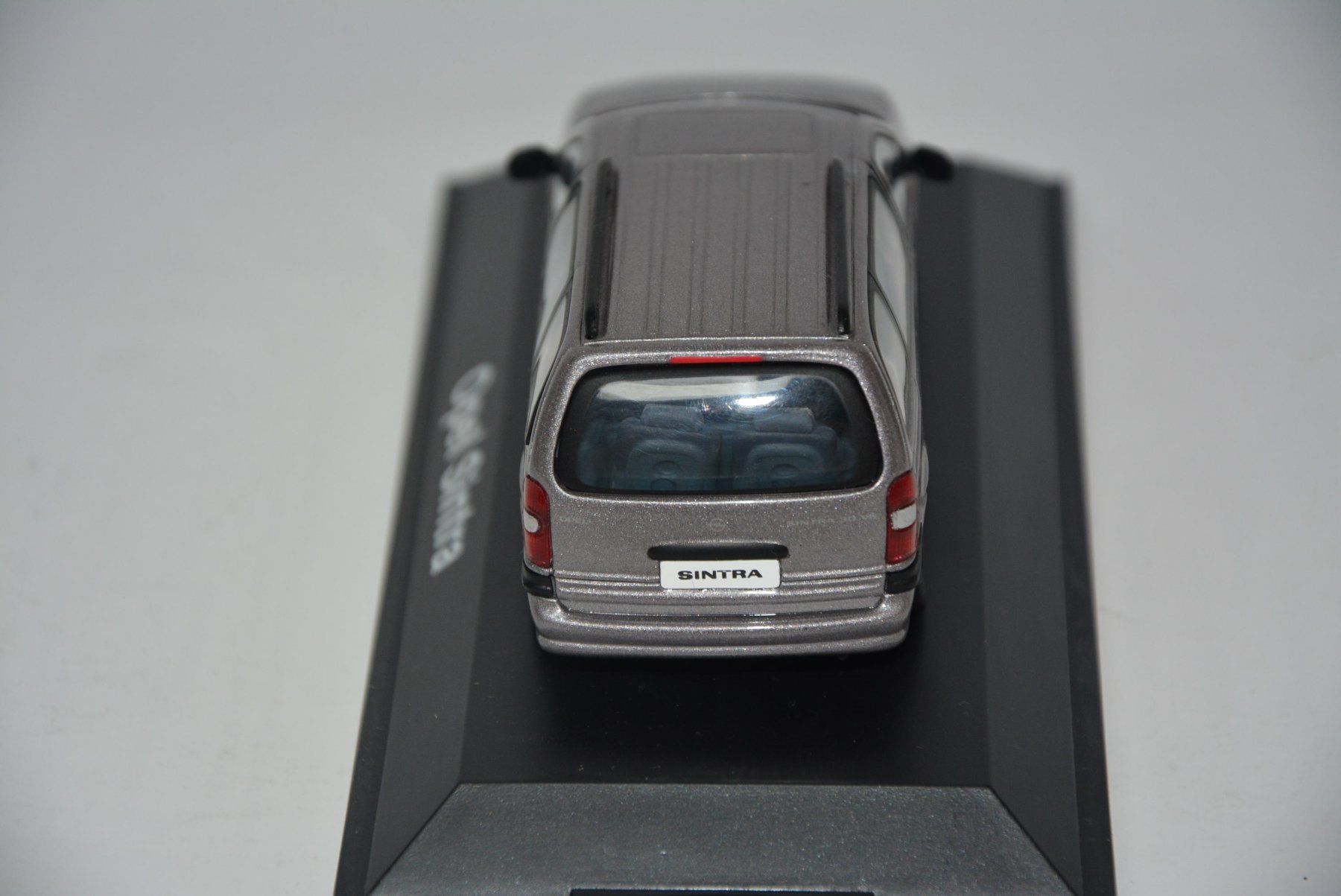 Opel Modellini d'auto: Opel Sintra 1996 , Schuco , 1:43 – Nuovo e nell'imballaggio originale da Goldach venduto da Feivel9 6