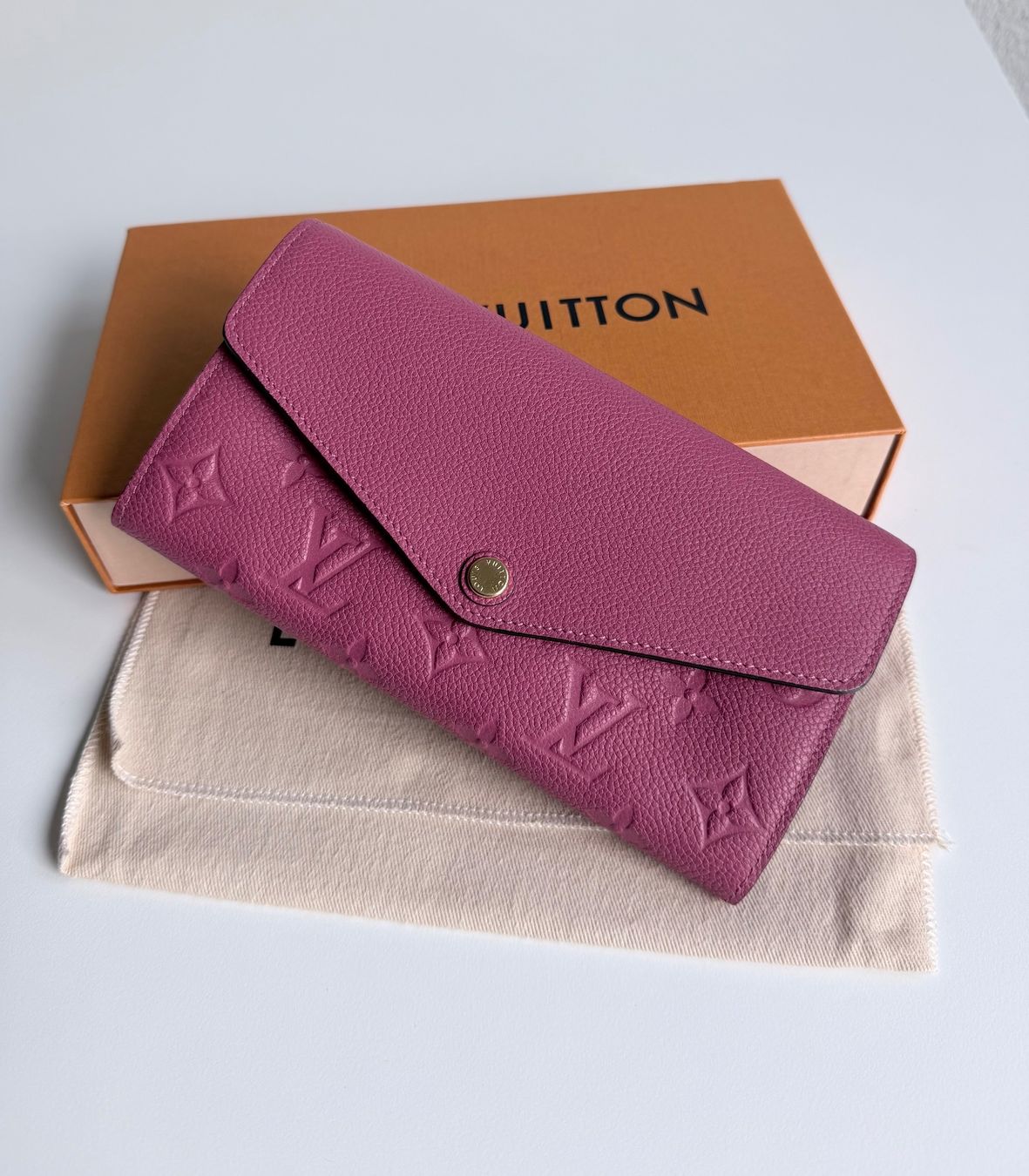 Louis Vuitton Portamonete: Louis Vuitton Sarah Wallet – Usato da Reinach AG venduto da RobbisB