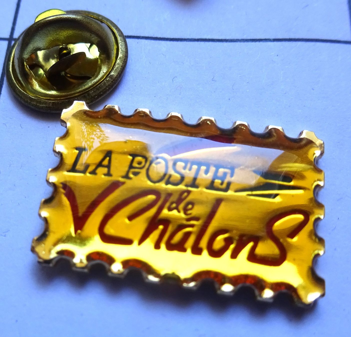 Placchette & Badge: Pin LA POSTE,  de Vchalons – Usato da Utzenstorf venduto da BUtter81