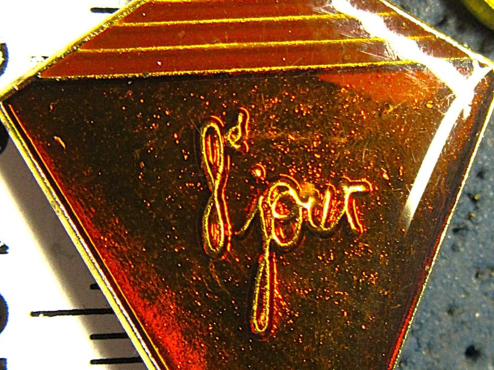 Plaquettes & Badges: PARFUM PIN GLASIERT GOLDIG – D'occasion à Ettingen par Hausi4711 1