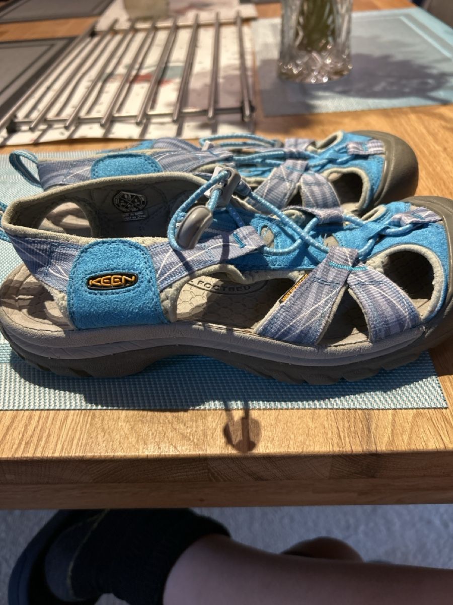 Keen Herrenschuhe: Keen Sandalen blau Grösse 39 – Gebraucht aus Davos Wolfgang von Mogli2.0