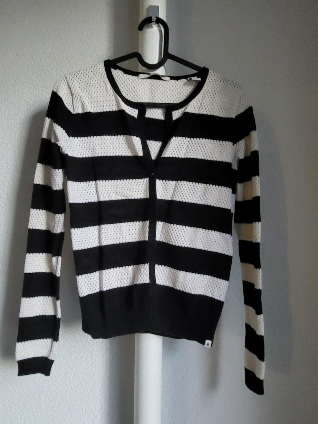 Maglioni & Felpe: Gestreifter cardigan, dunkelblau/weiss, Grösse S, Pullover – Usato da Basel venduto da Lovintage