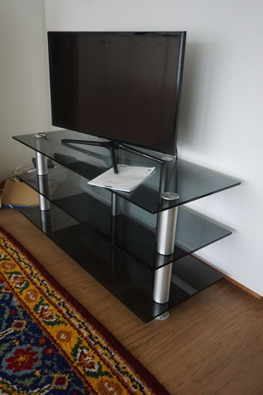 TV Möbel: *Fernsehmöbel* plus *Fernseher* – Gebraucht aus Hochdorf von Aguadulce