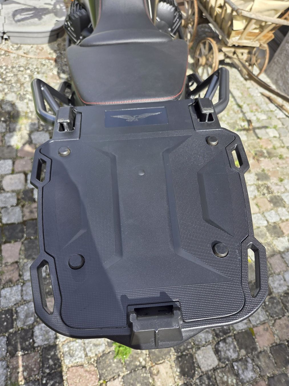 Moto Guzzi Topcase: Moto Guzzi V85 TT Topcase Urban 40L inkl Träger – Gebraucht aus Wettingen von Allmilchigsinn 4