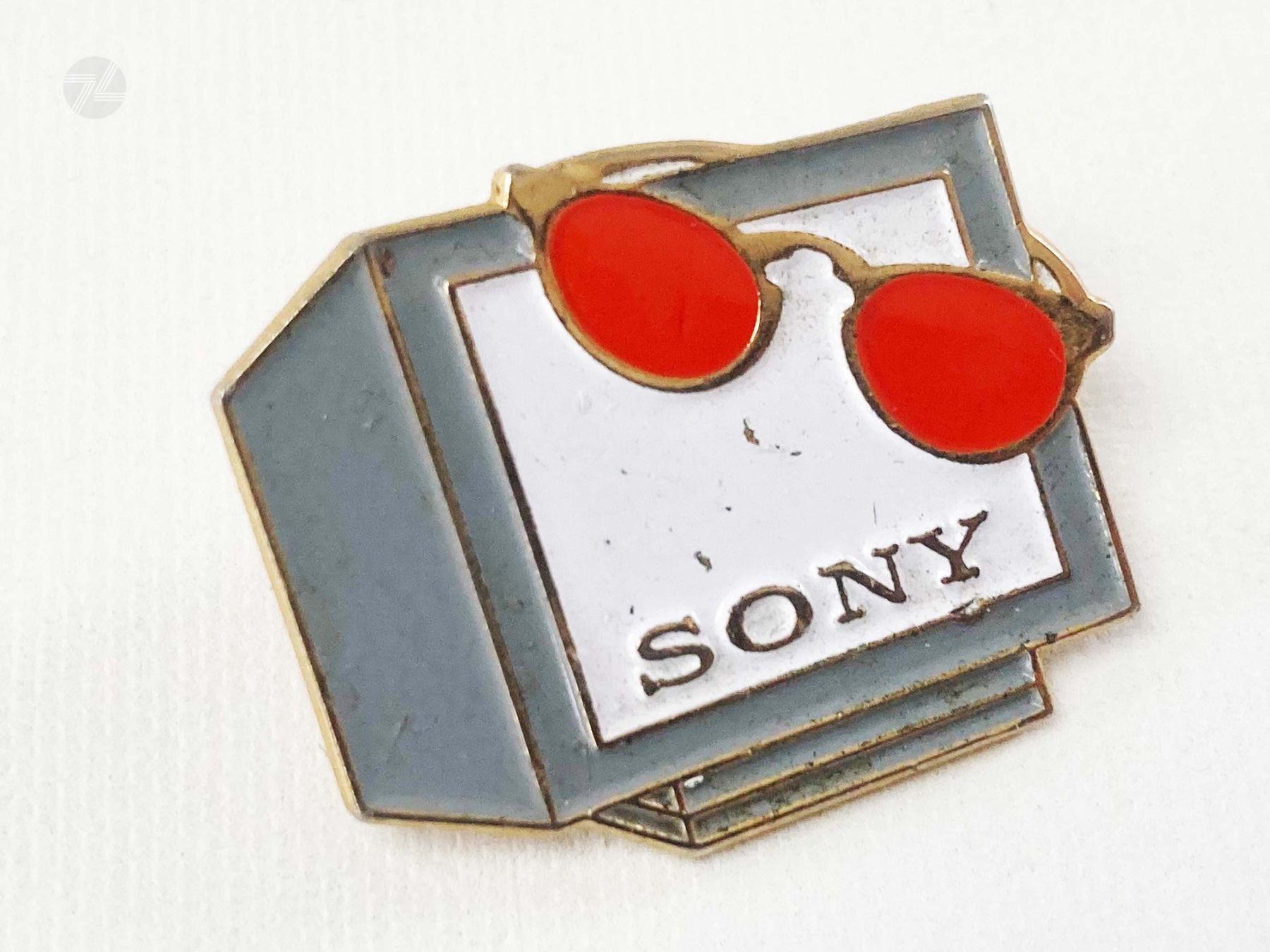 Placchette & Badge: SONY Pin Logo Abzeichen Retro Computer Vintage Y2K 90s – Usato da Wetzikon ZH venduto da cyan74