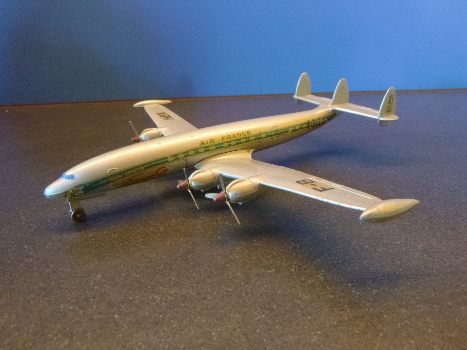 Dinky Toys Kit di modellismo & Modellini statici: Dinky-Super-Toys Flugzeug "Constellation" – Usato da Freudwil venduto da Traktor57