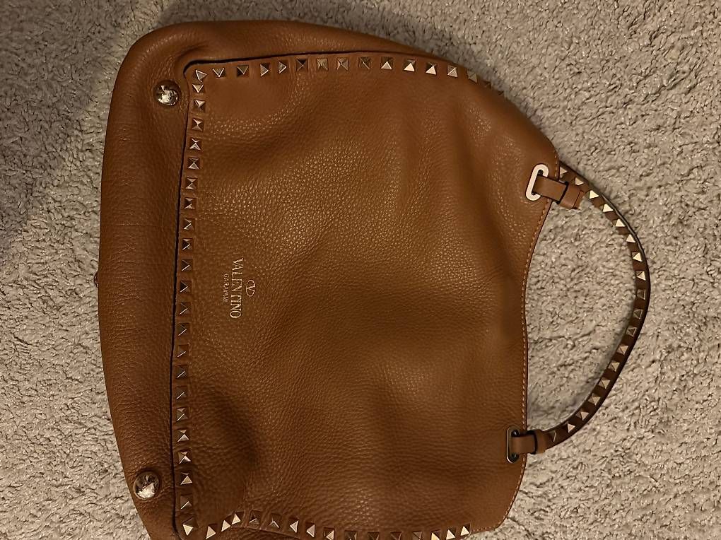 Borse da donna: Valentino Rockstud Leder Shopper Tasche – Usato da Rümlang venduto da NeomiM 1