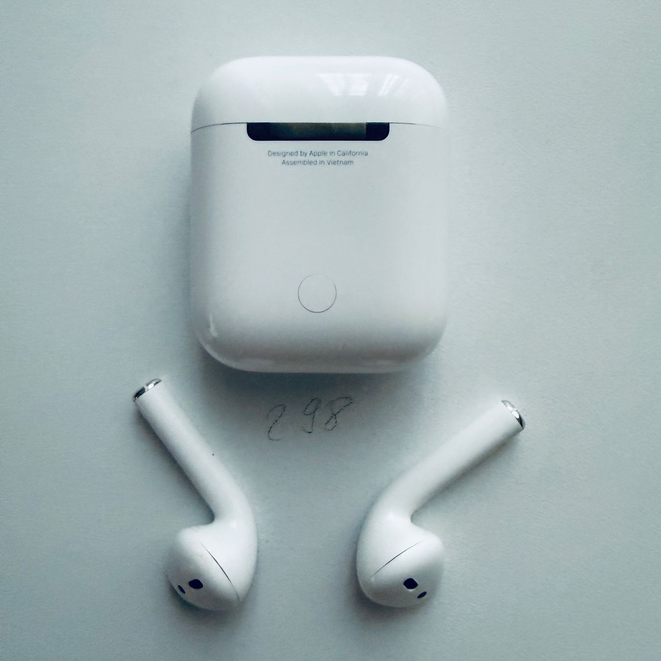 Apple Kopfhörer: Original Apple AirPods 2 Gen. Wireless Kopfhörer & Case – Gebraucht aus Basel von MY.AIRPODS.SHOP 1