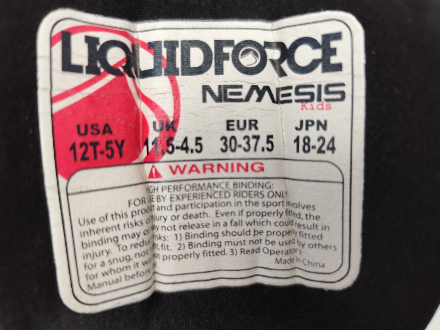 Tavole da surf e di nuoto: Liquid Force Nemesis 124 Wakeboard mit Bindung - fast neu! – Usato da Dürrenäsch venduto da jarele 5