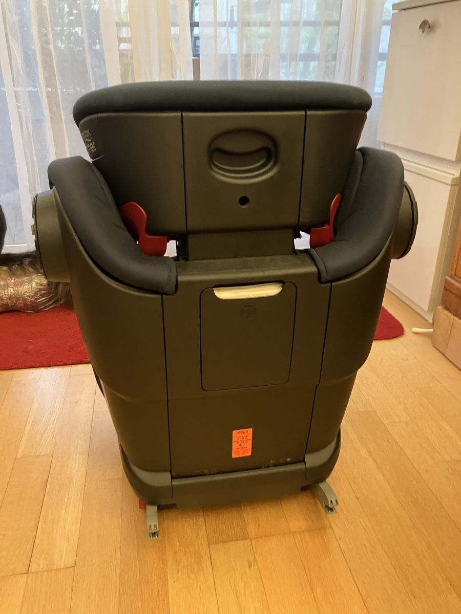 Britax Römer Auto-Kindersitze: Siège auto Britax Römer Kidfix 2 S ECE R44/04 – Gebraucht aus Genève von FamilleGoldschmid 1