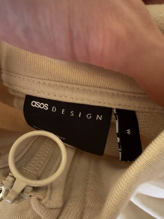Pullover & Sweatshirts: 2 sweatshirts cream color M size – Gebraucht aus Ascona von GioeleS 3