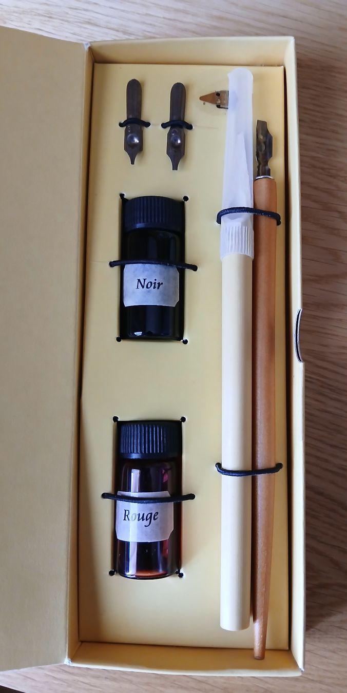 Libri: Magnifique coffret de Calligraphie  – Usato da Sciernes-d'Albeuve venduto da Dojo004 1
