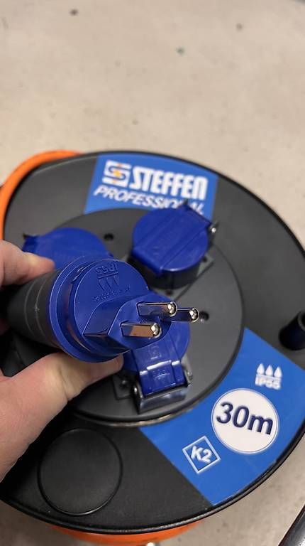 Kabel: Steffen Pro Kabelrolle 16A 220V 30m – Neu und originalverpackt aus Hersberg von Closterd