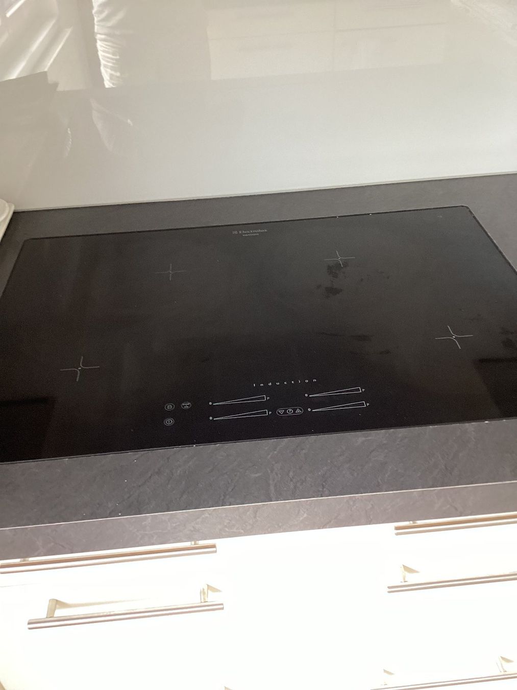 Cucine complete: Cuisine d'angle  avec îlot central – Usato da Fribourg venduto da pie_9sqz 4