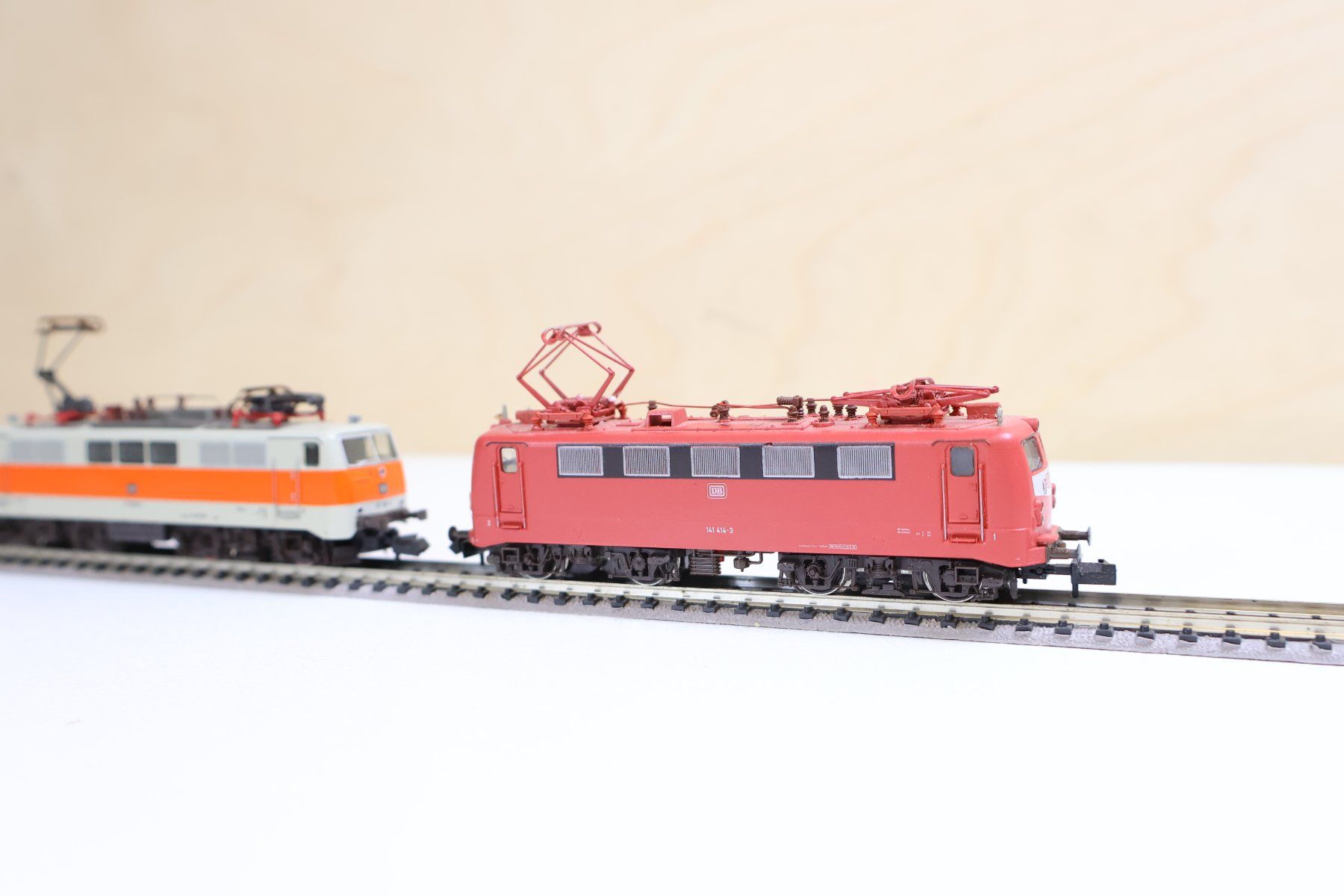 Fleischmann Modellini di ferrovie: Fleischmann 2 x E-Loks BR 141/111 - Spur N – Usato da Winterthur venduto da Monstera 4