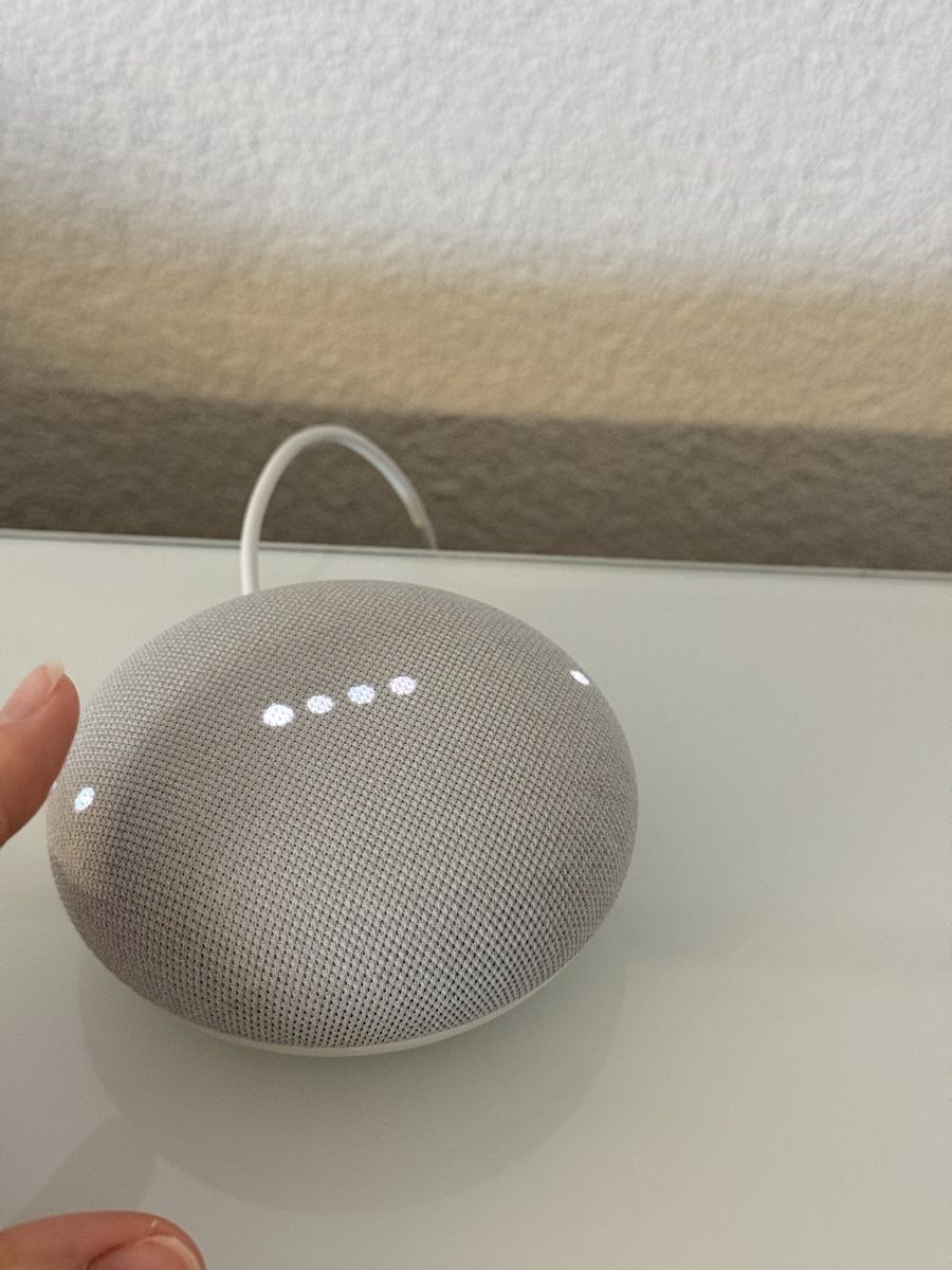 Google Haut-parleurs: Google Nest Mini Lautsprecher hellgrau – D'occasion à Neftenbach par rg3_ 2