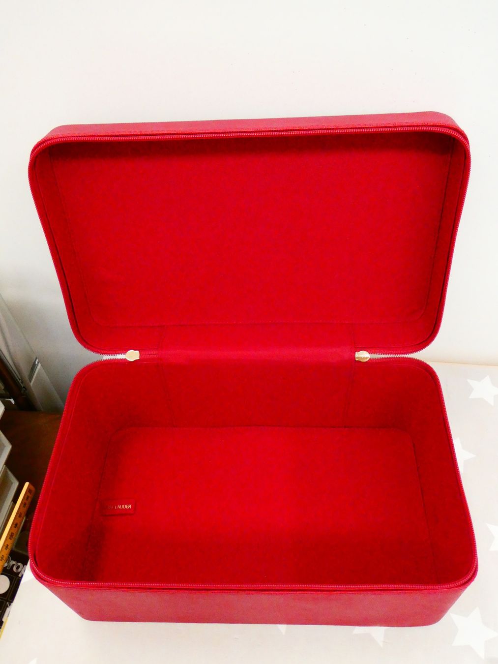 Valigie: Estee Lauder kleiner Koffer – Usato da Rafz venduto da Powacaddy 3