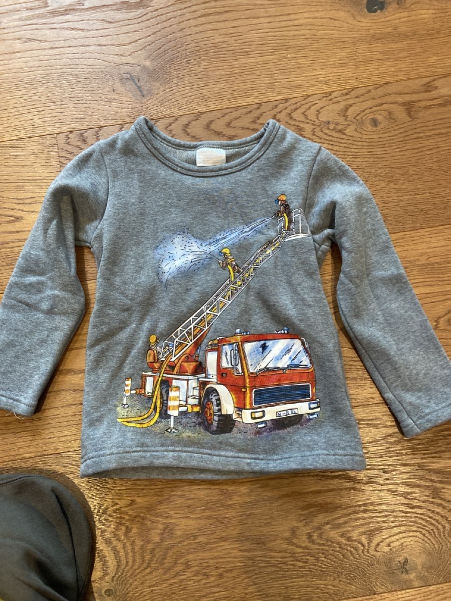 Maglioni & Felpe: 2 Pullover &1 Jäggli Gr.98 – Usato da Pratteln venduto da Nala78 2