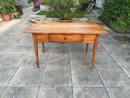 Wunderschöner Kirschbaum Tisch mit Schublade