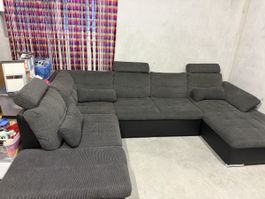 Grosses Sofa mit Auszug