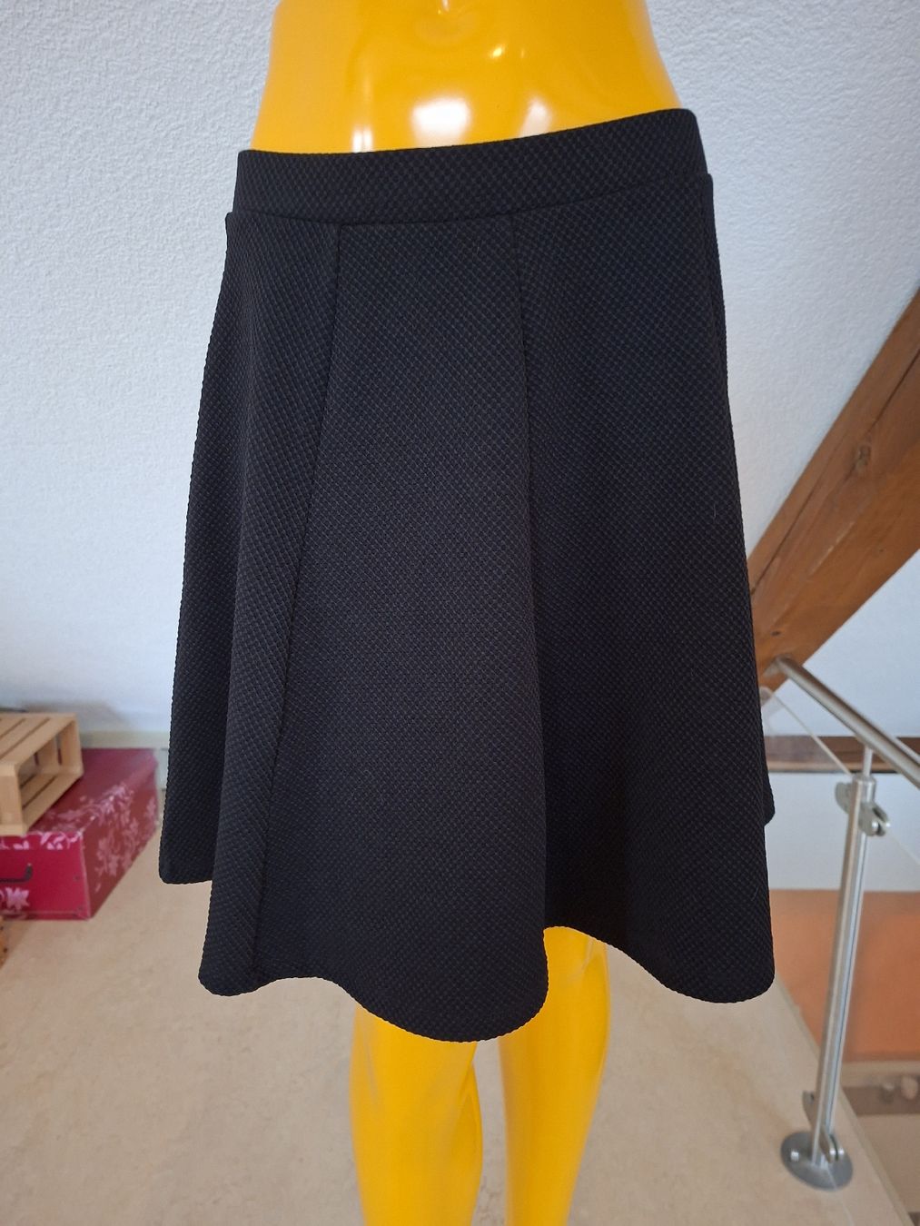 Anna Field Röcke: Schwarzer Midirock von Anna Field, Grösse 40 – Gebraucht aus Klingnau von vollmond36