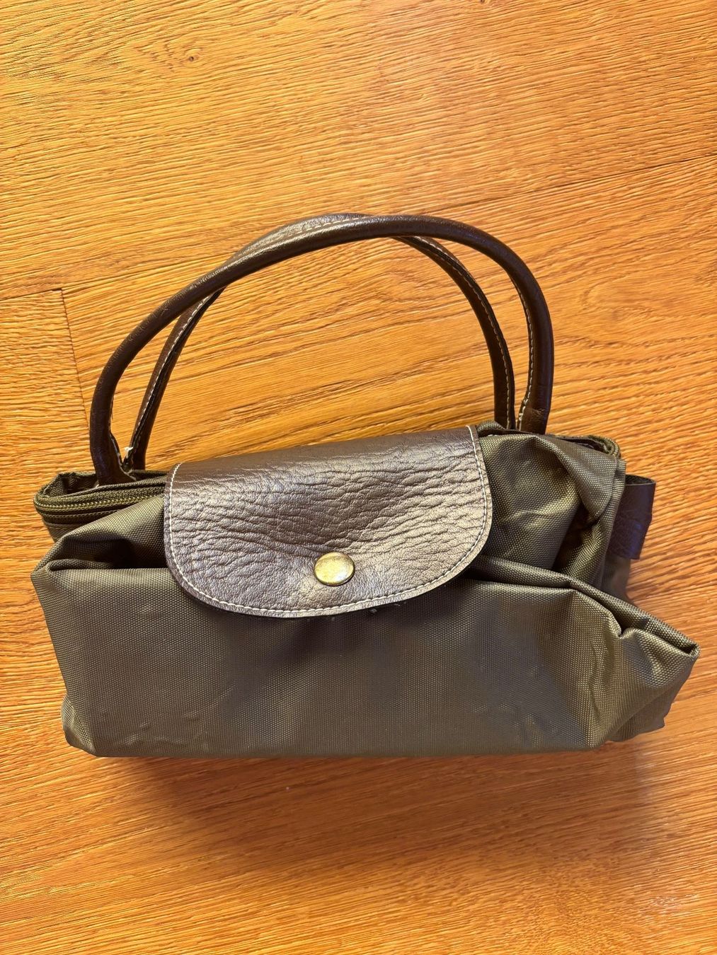 Taschen: Weekender Nylon olivgrün – Gebraucht aus Stallikon von Rsiri 1
