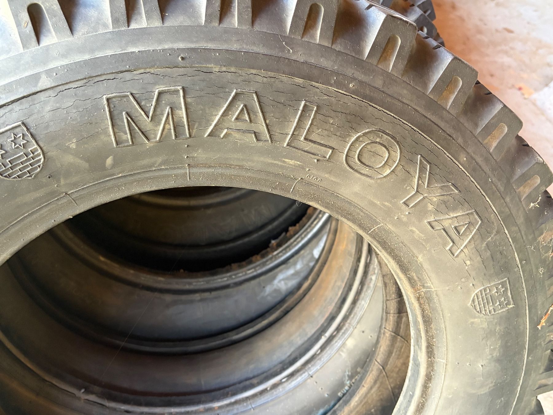 Pneus & Roues: Willys Jeep Reifen  6.00 x 16 – D'occasion à Grünen par kanti1210 1