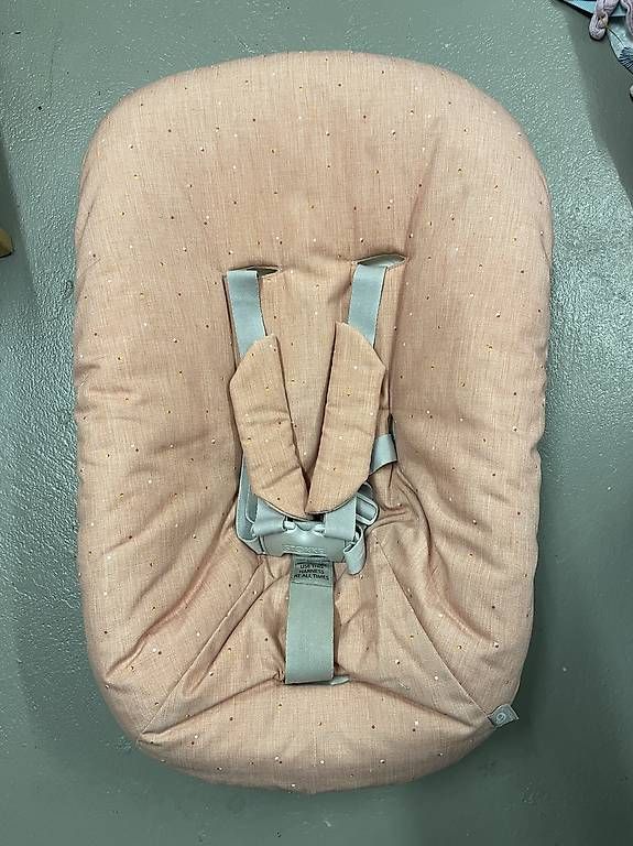 Giocattoli: Babyschale mit Spielzeughalter – Usato da Trin venduto da loeky29
