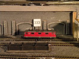 Elektrolokomotive SBB CFF rot gebraucht guter Zustand (333)