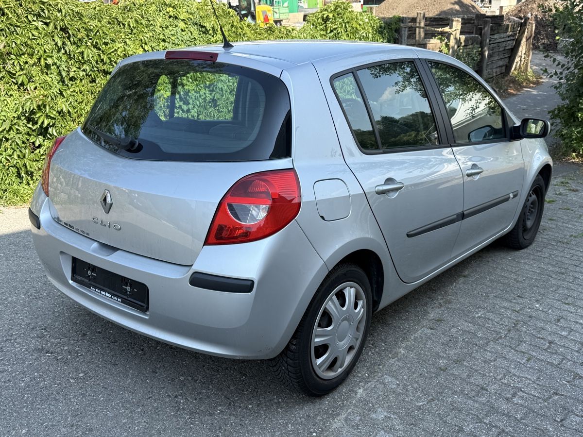 Renault Automobili: Renault Clio 1.6 104632 Km. – Usato da St.Gallen venduto da nouah 4