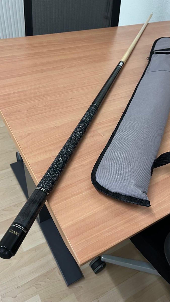 Stecche da biliardo: Billard Queue "Giant" mit Tasche gut erhalten – Usato da Glattbrugg venduto da ray_5br5